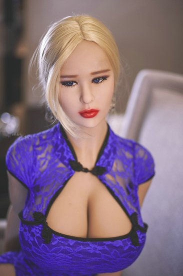 Alicia sex doll