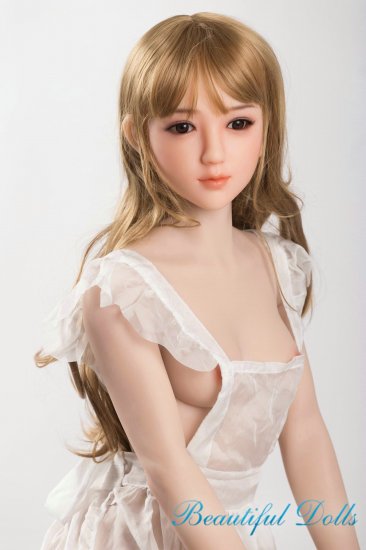 Blodwen:Life-Size Sexdoll with Small Breasts