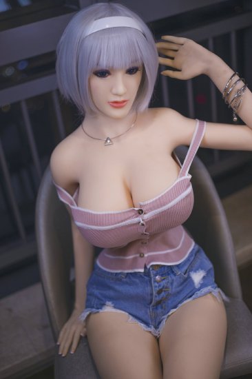 Nelly sex doll