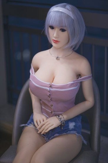 Nelly sex doll