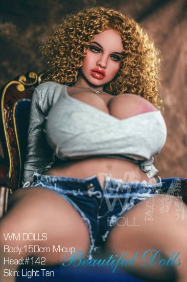 Questa Jiggly Tits & Wide Jiggly Hips Sex Doll