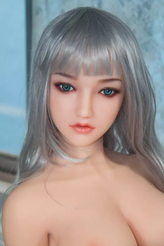 Hulen: Asian silicone sex doll