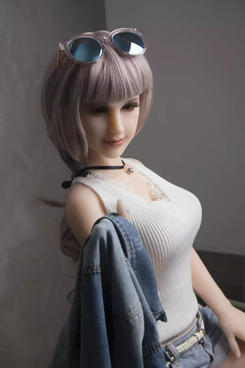 McKenzie:Silicone love doll